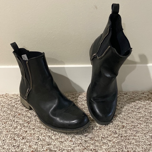 Women’s Rocket Dog Boots - Picture 1 of 3